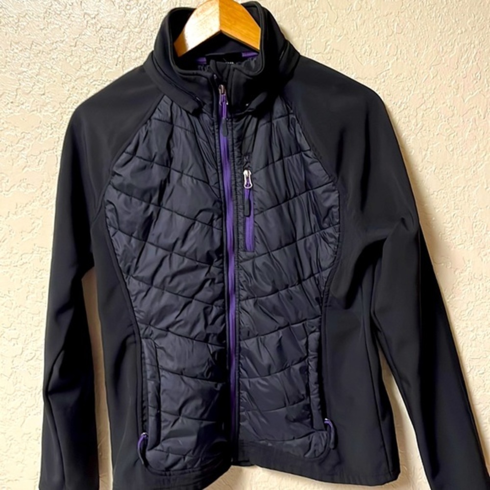 Snozu Performance‎ Women’s Size M Lightweight Jacket. Black And Purple.